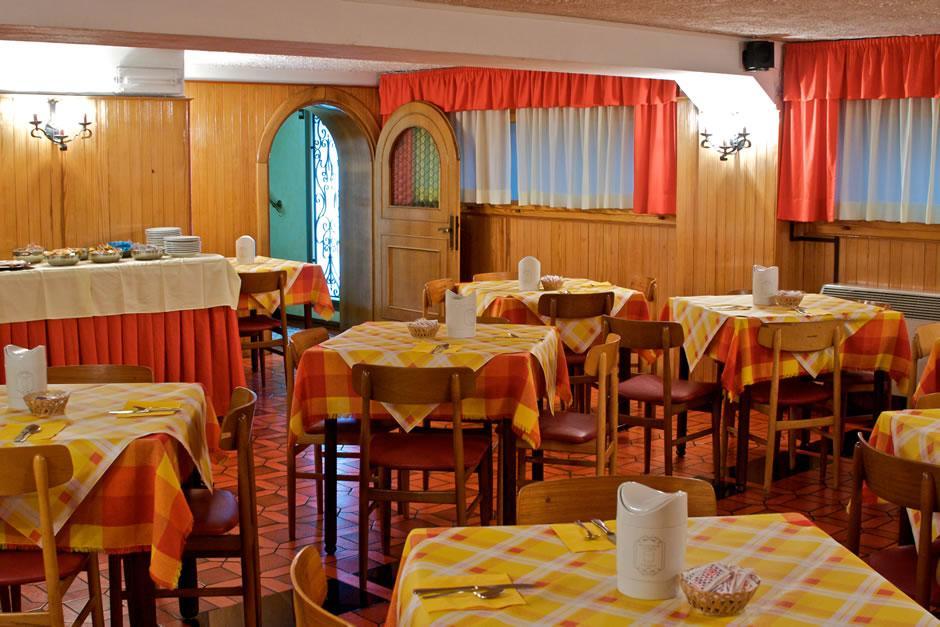 Hotel Adriana Abbadia San Salvator Buitenkant foto